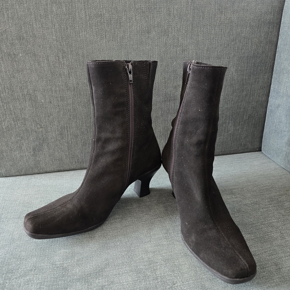 La CANADIENNE Dark Brown Heeled Boots